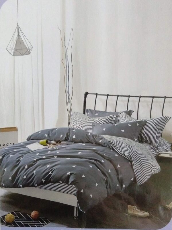 Double bedsheet Grey with Triangle Print and Color fastness