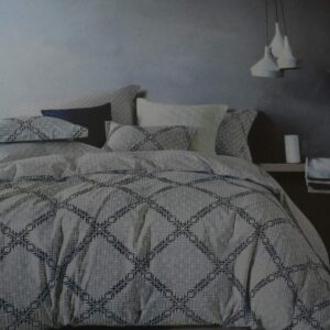 Double bedsheet White with Geometrical Print and Color fastness